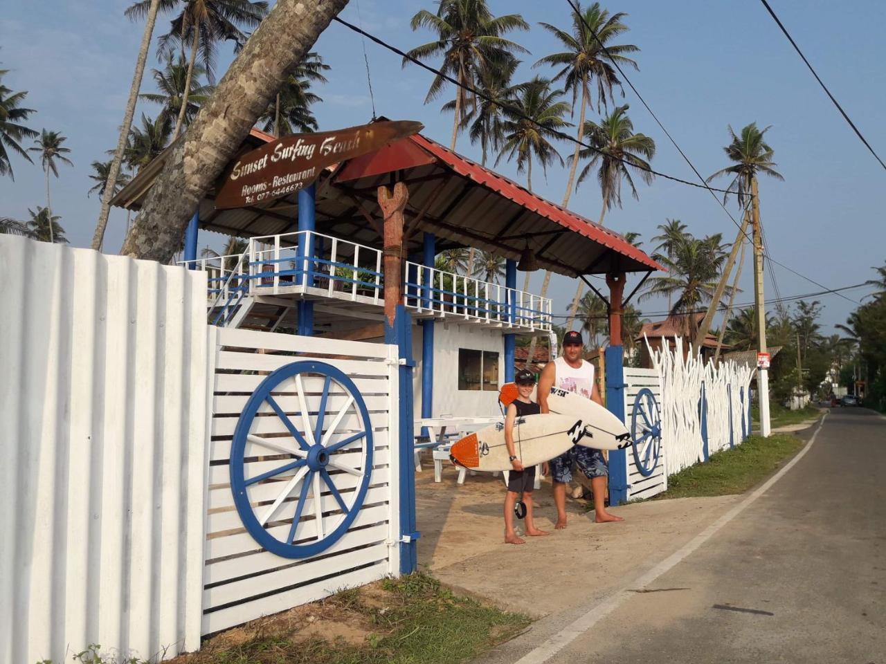Sunset Surfing Beach Resort Matara Luaran gambar
